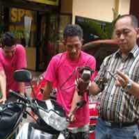 Spesialis Pencuri Motor di Mini Market Digulung
