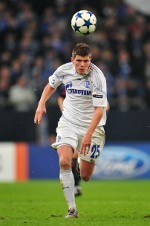 Dilirik Juve, Huntelaar Setia Schalke