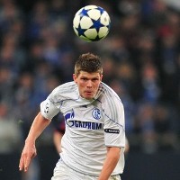 Dilirik Juve, Huntelaar Setia Schalke
