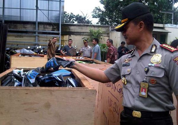 Polisi Gerebek Gudang Motor Curian