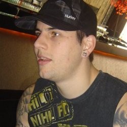 Vokalis Avenged Sevenfold Kehilangan Suaranya