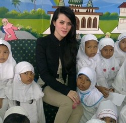 Ultah Ke-26, Angel Lelga Ingin Dicintai Banyak Orang