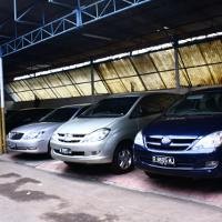 BBM Dibatasi Blue Bird Naikkan Tarif Sewa Mobil