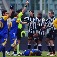 Skorsing Tiga Laga buat Melo