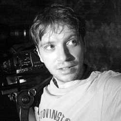 Sutradara Monsters Gareth Edwards Akan Remake Godzilla