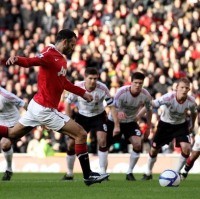 Penalti Giggs Singkirkan 10 Pemain Liverpool
