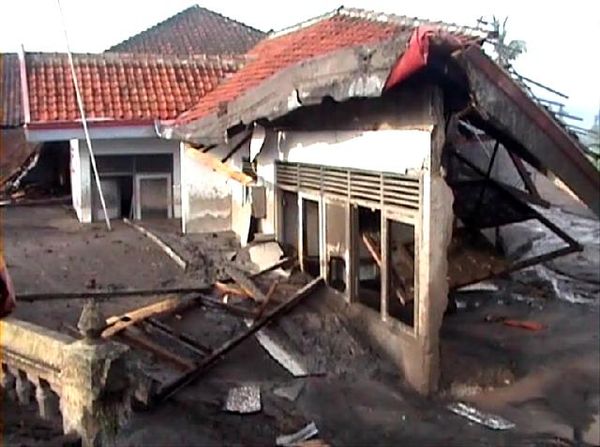 Desa Sirahan Magelang Luluh Lantak