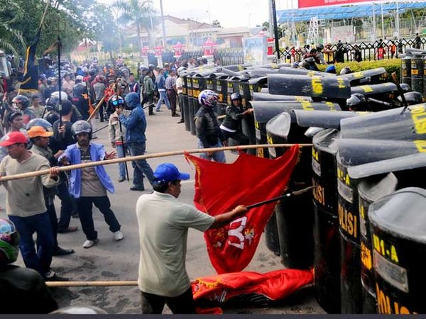 Demo Aliansi Rakyat Gowa Rusuh