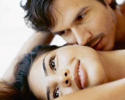 6 Bagian Tubuh Favorit Wanita Untuk Dicium