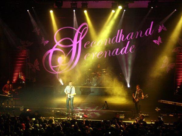 Konser Secondhand Serenade