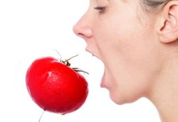 Rajin Makan Tomat Cegah Serangan Jantung