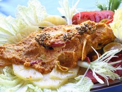 Ikan Tombur: Pedasnya Bikin Lidah Bergetar