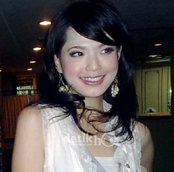 Magdalena, Presenter yang Doyan Akting