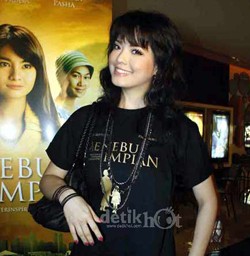 Magdalena: Seksi, Smart dan Fun