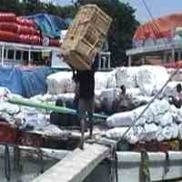 Gelombang Tinggi, Kapal di Pelabuhan Kalimas Tertahan