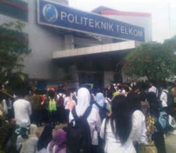 Aksi Memanas, Mahasiswa Sweeping Ruang Kuliah