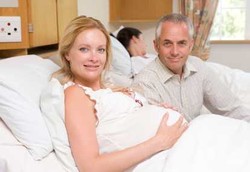 Tertawa Tingkatkan Keberhasilan Bayi Tabung