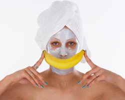 Cerahkan Wajah dengan Masker Pisang dan Oatmeal