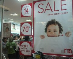 Dress Bayi Mulai Rp 98 Ribu di Mothercare Sale