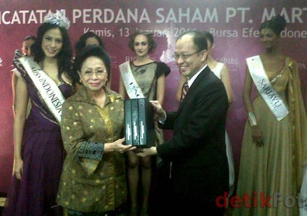 Martina Berto Melantai di Bursa