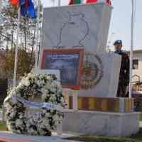 Pasukan Perdamaian Mengenang Korban Gempa Tahun Lalu