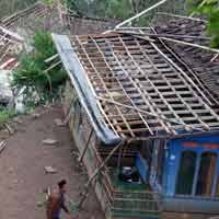 Puting Beliung Porak Porandakan Ribuan Rumah di 4 Desa