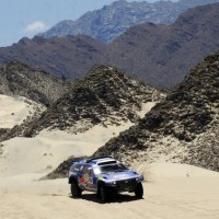De Villiers Menang, Al-Attiyah Jauhi Sainz