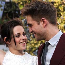 Robert Pattinson & Kristen Stewart Dikabarkan Tunangan