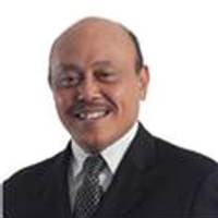 Ari Sapari, Antara Pesawat dan Sepakbola 