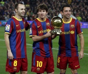 Messi Tepis Rumor Terkait Xavi & Iniesta