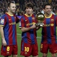 Messi Tepis Rumor Terkait Xavi & Iniesta