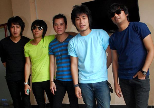 Warna-warni Armada Band