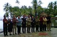 Hujan Deras, Menlu se-ASEAN Berpayung Ria di Pantai Medana