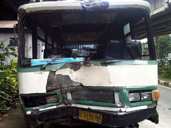 Kopaja Timpa 5 Motor Kopaja Timpa 5 Motor