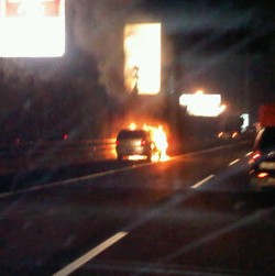 Grand Livina Terbakar, Tol Slipi Arah Tomang Macet