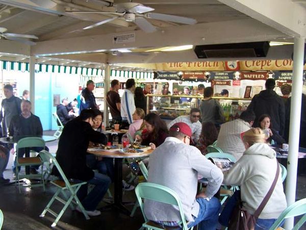 Farmers Market yang Hangat & Menyenangkan