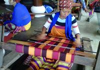 Kerajinan Tenun Khas Lombok