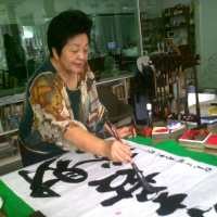 Nenek 69 Tahun Sabet Juara 2 Internasional Kaligrafi Cina