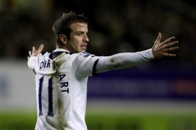 Van der Vaart Paling Agresif