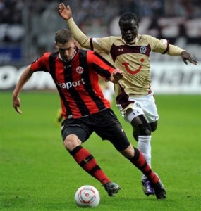 Hannover Pecundangi Frankfurt