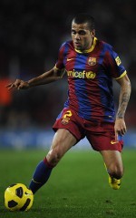 Cedera, Alves Akan Menepi Minimal 10 Hari