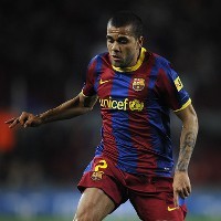 Cedera, Alves Akan Menepi Minimal 10 Hari