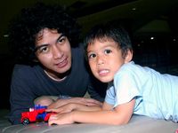 Ebes Ajak Anak Jalan-jalan