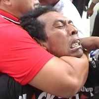 Unjuk Rasa Tuntut Penutupan Pabrik Karet Berakhir Bentrok