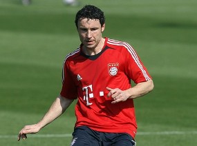 Agen Van Bommel: Ada yang Lebih Menarik daripada Liverpool