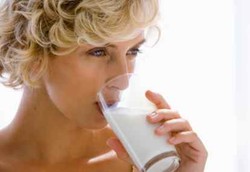 Rajin Minum Susu Kurangi Risiko Kanker Usus