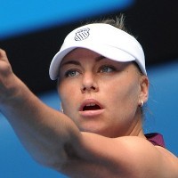 Zvonareva Tanpa Kesulitan, Jankovic Dipaksa Berjuang