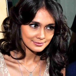 Luna Maya Eksis Lagi di DahSyat