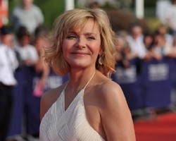 Kim Cattrall Wajah Baru Olay Total Effects