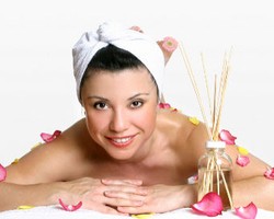 Hilangkan Noda Jerawat dengan Minyak Esensial